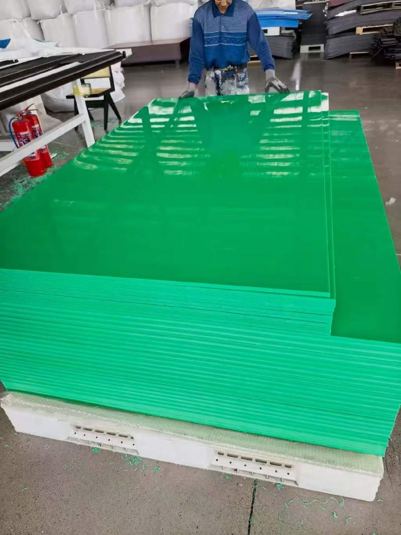 Green HDPE mats in our factory